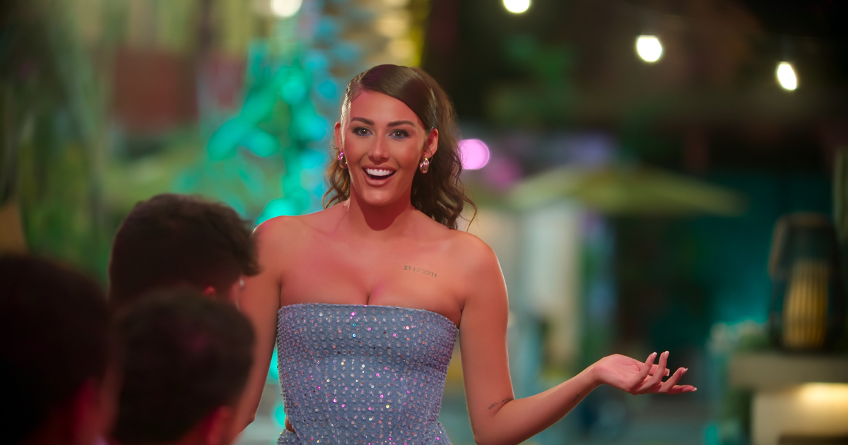 Chloe Veitch on Sneaky Links: Dating After Dark