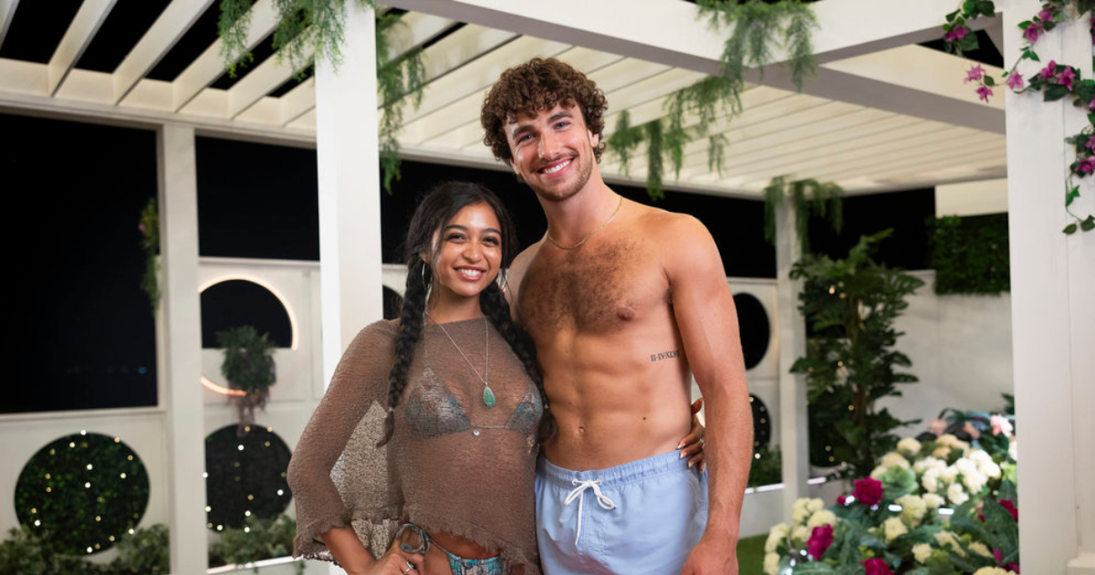 Elan Love Island USA look