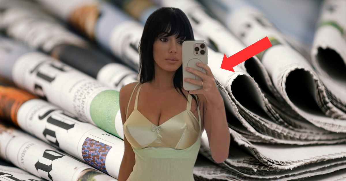 Bianca Censori fingers