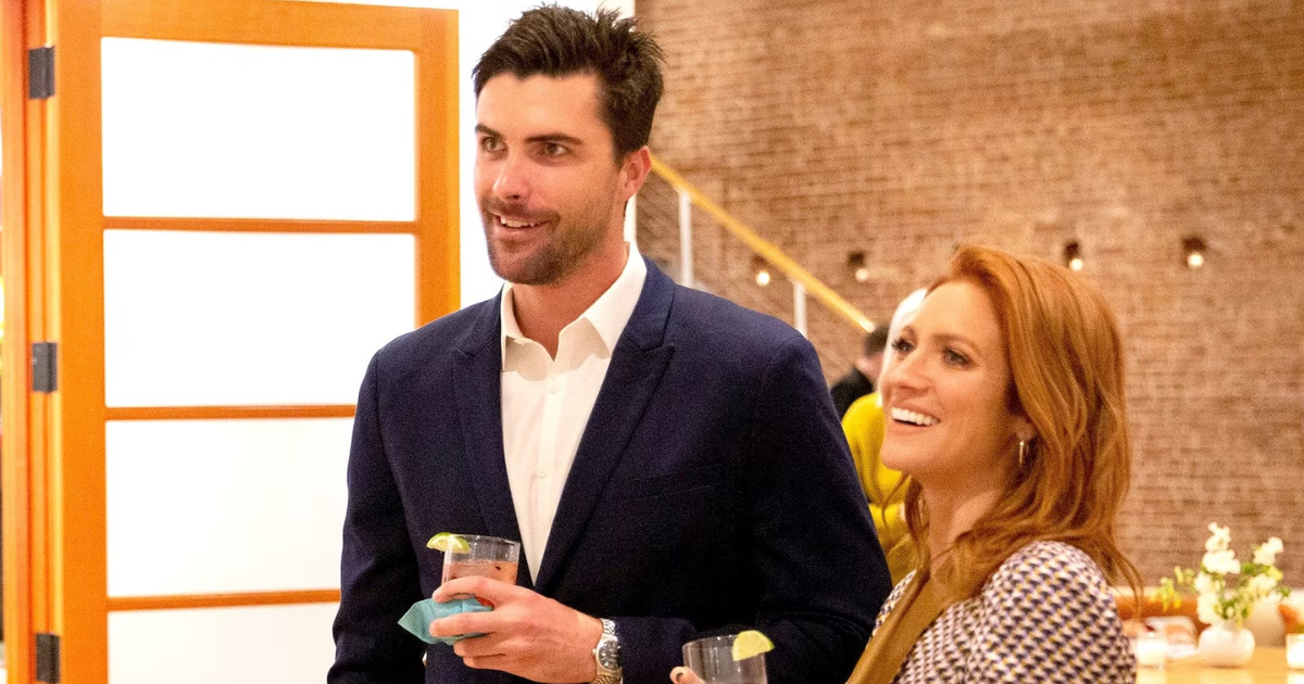 Selling OC Tyler Stanaland girlfriend