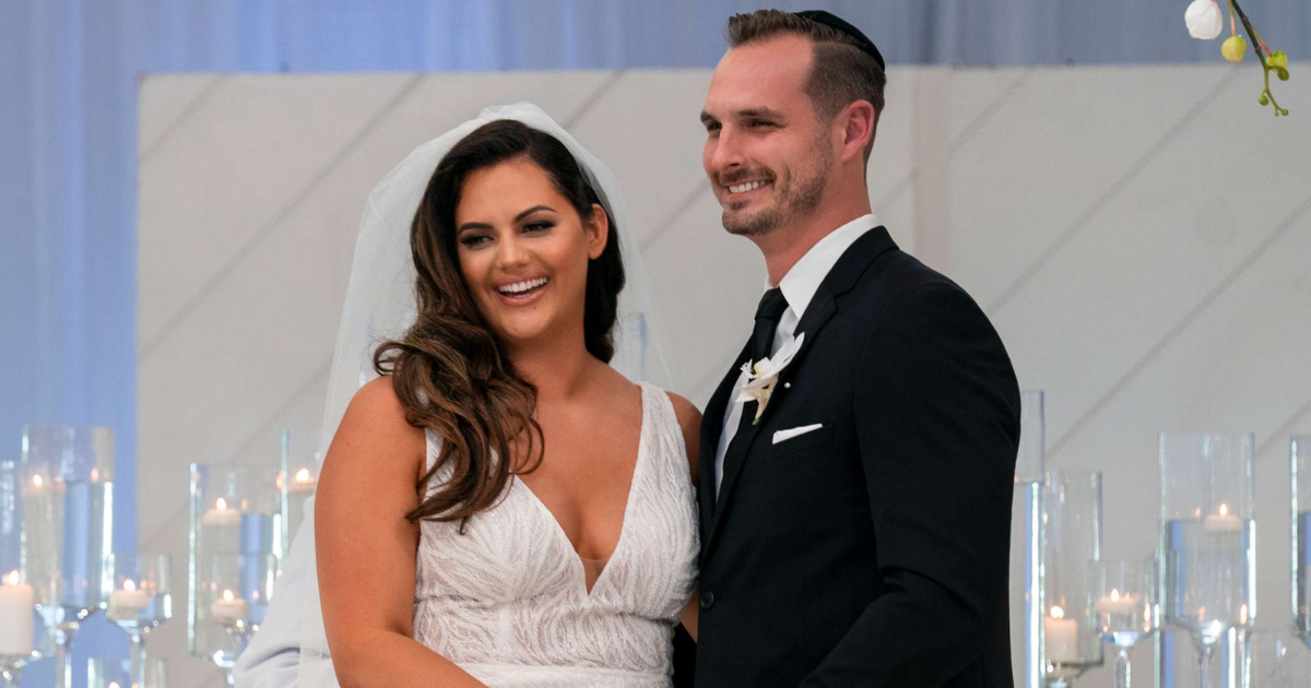 Alexa Brennen Love Blind