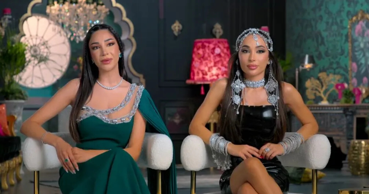 Lailli and Alizey Mirza on Desi Bling