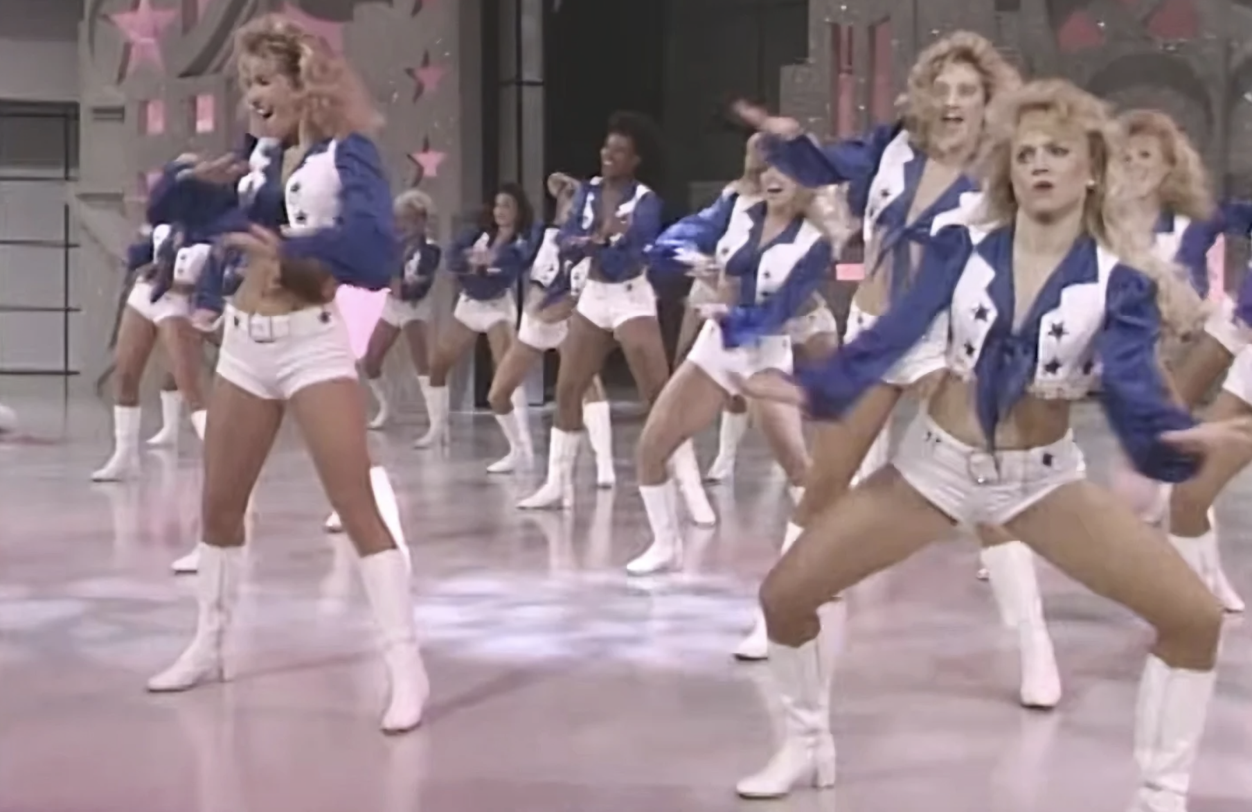dallas cowboys cheerleaders out of sync