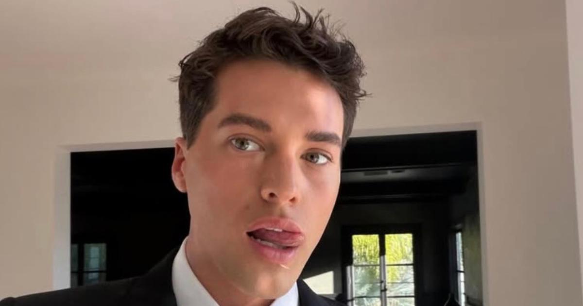 He's runs his own iconic fashion brand and models, so let's meet Brooks Marks from Next Gen NYC