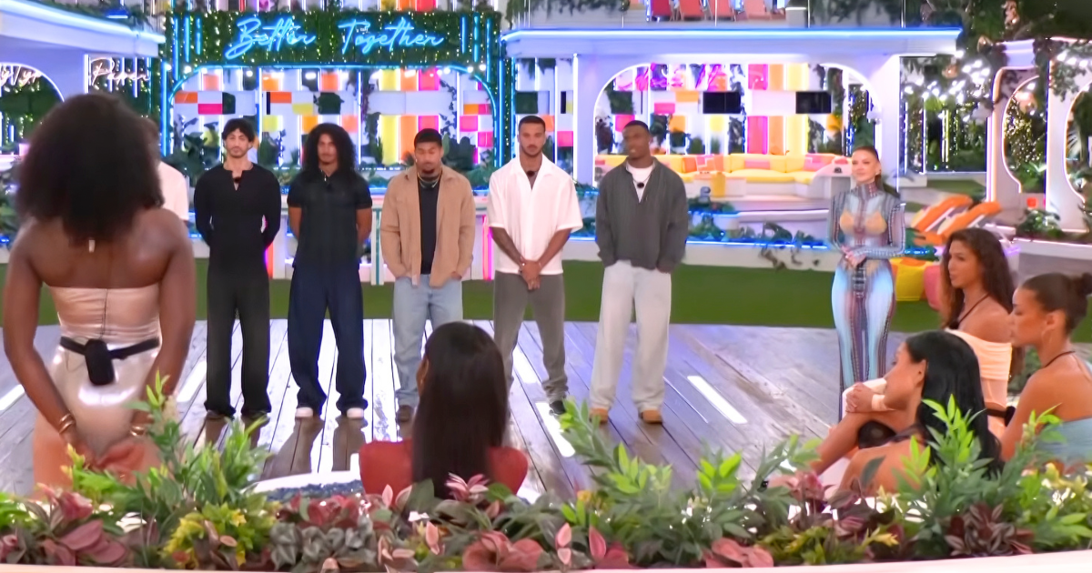 love island usa season eight cast at a recoupling