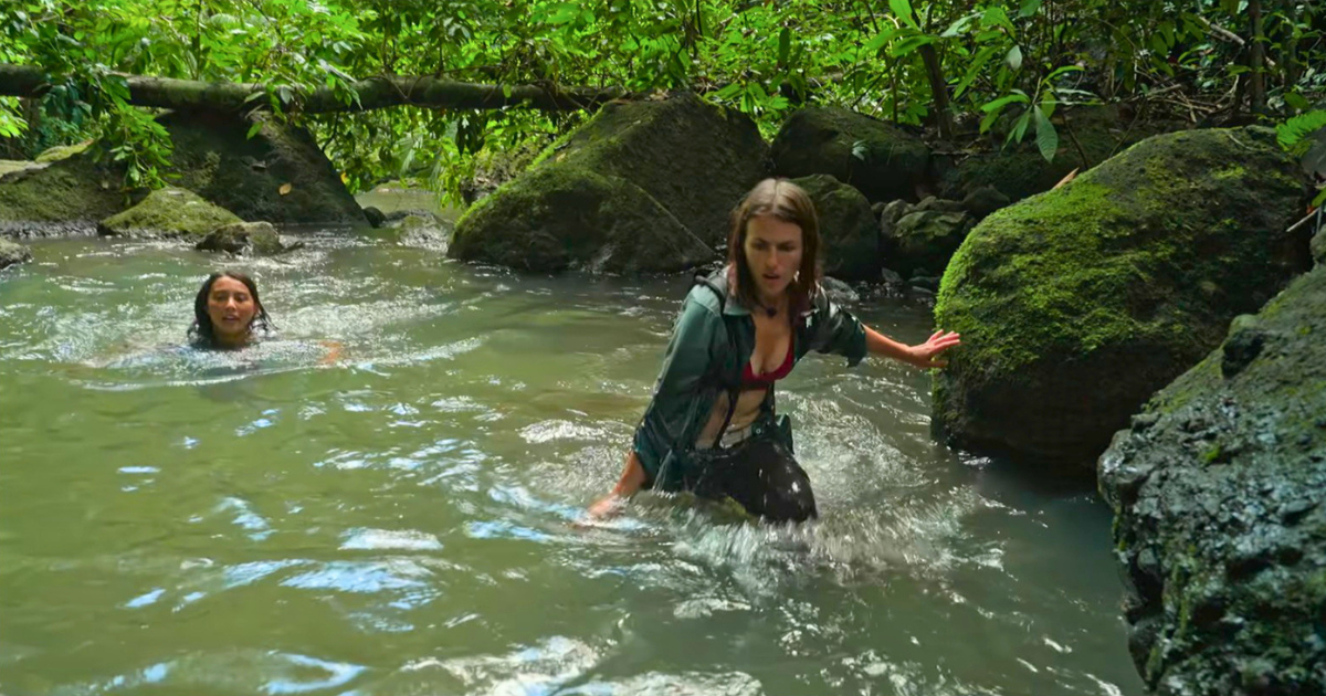 outlast the jungle the final the hike nikki and maddy in the river