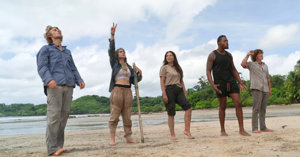outlast the jungle sarah and leiya and then the team charlie men