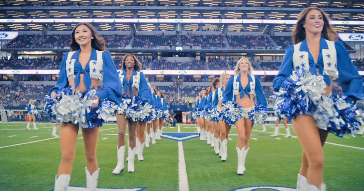 dallas cowboys cheerleaders in the 2025-2026 season