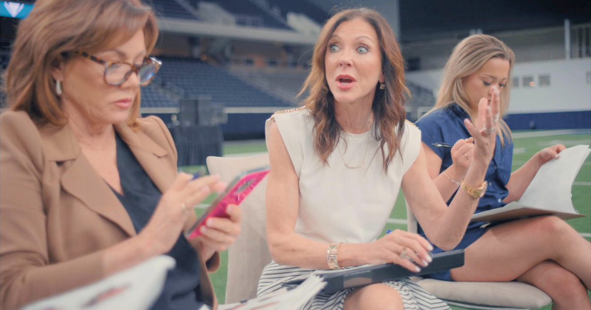 charlotte jones dallas cowboys cheerleaders pay justifications