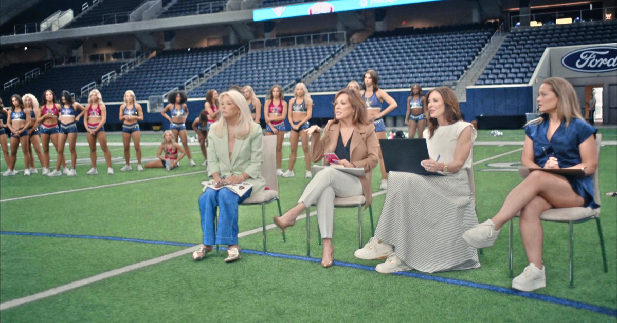 usa dallas cowboys cheerleaders pay