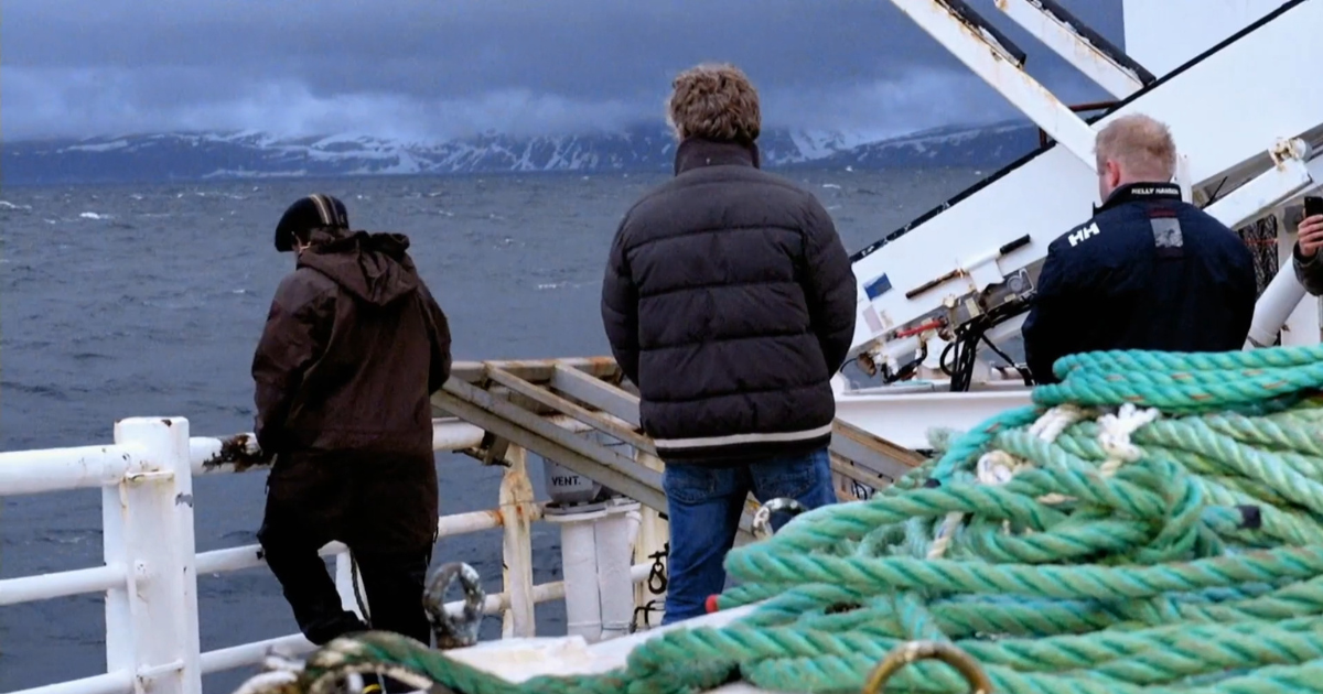 deadliest catch jake about to scatter his dad's ashes in the sea on a tv show