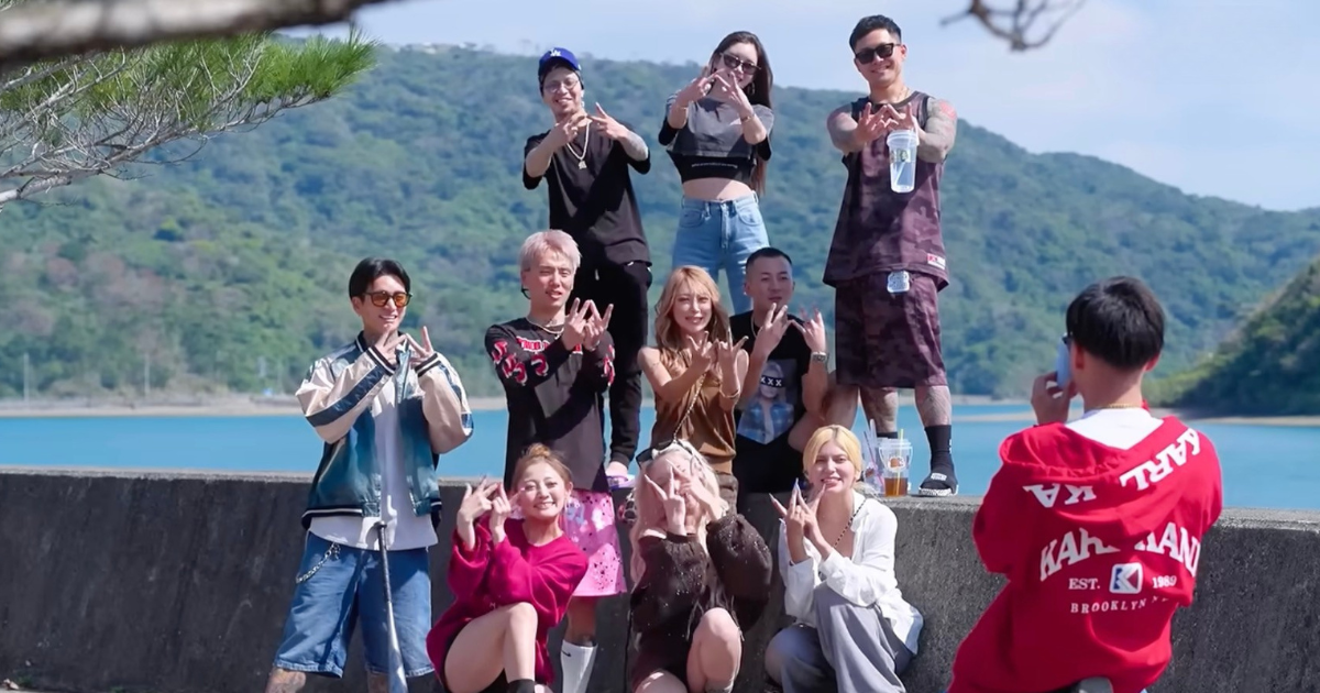 Here are all the ages of the Badly in Love cast ranked, and the eldest is lowkey famous