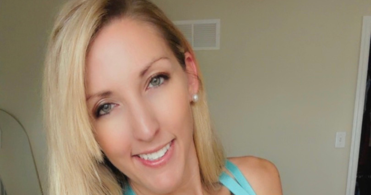 Let's meet Tammy from Double Lives of Suburban Wives who's been making spicy content for 13 years