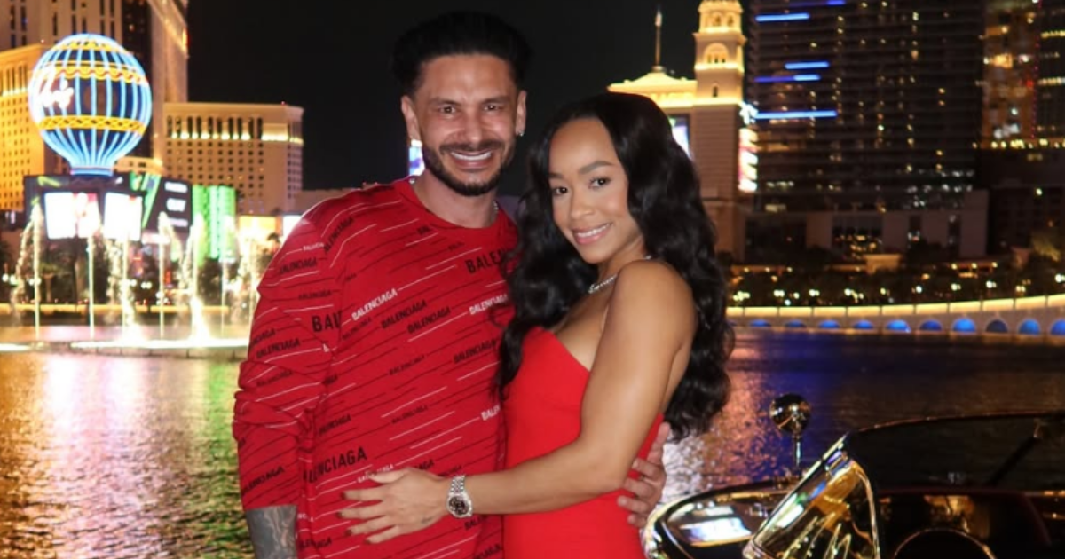 Pauly D Nikki Hall engaged