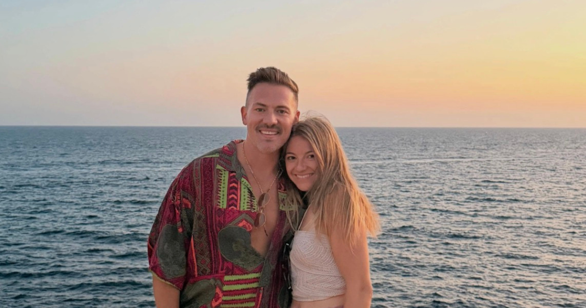 One year after announcing he's "no longer gay," Davis Mallory from The Challenge has revealed his new girlfriend, Rachel Vaughan.