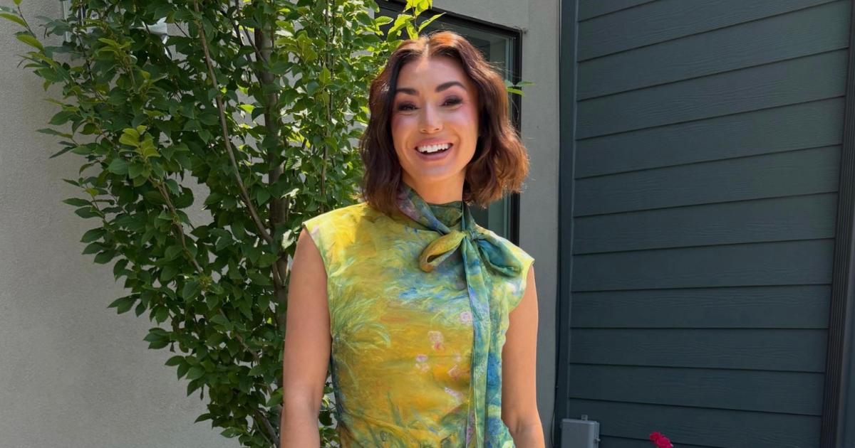 Omg, Bronwyn Newport from RHOSLC was just spotted kissing a mystery man who isn't her boyfriend
