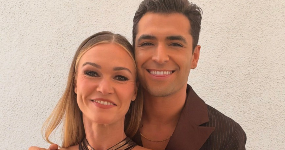 Julia Stiles says partner Ezra Sosa has been supportive on Dancing With the Stars amid low score